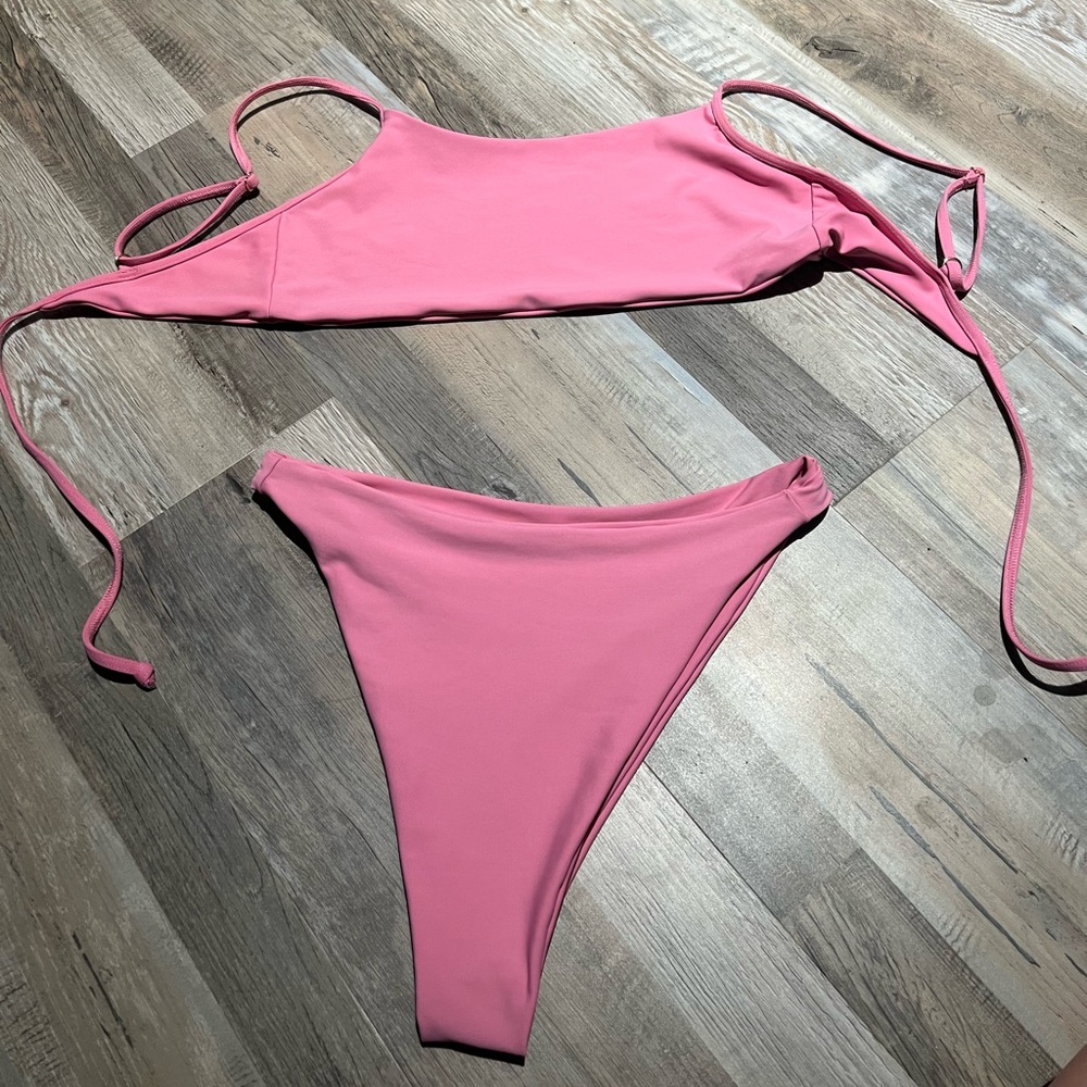 Skatie Bikini Top